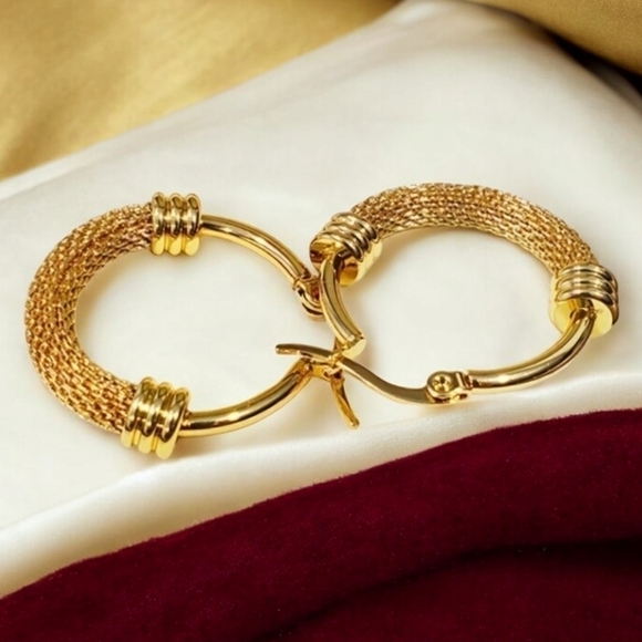 🆕️Chic Elegance: 18K Gold Plated Stainless Steel Mesh Trendy Hoop Earrings - Picture 6 of 16